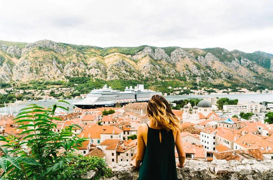 Cover Image for Packing Guide for Your Mediterranean Cruise: Essentials for Exploring Europe