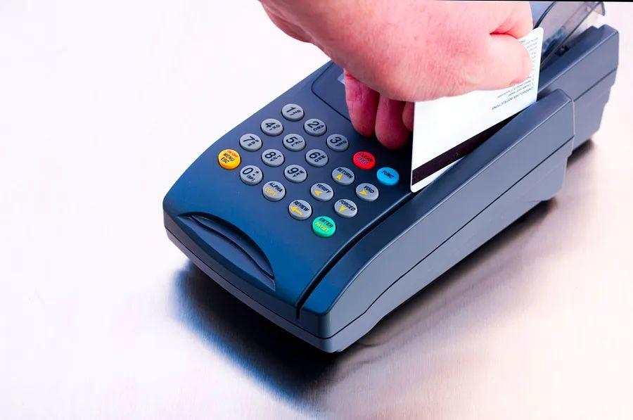 Cover Image for Increasing threats to credit card rewards as states consider regulation
