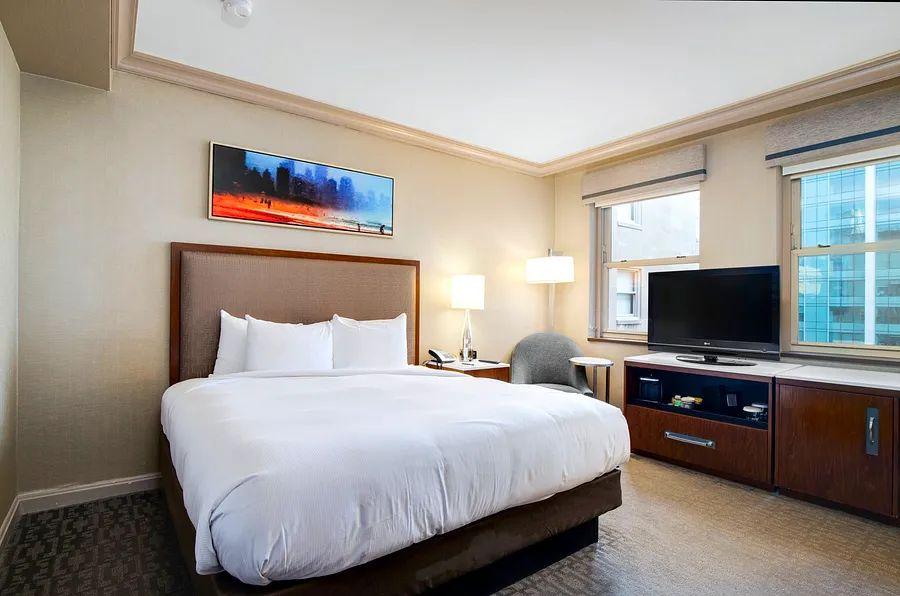 Cover Image for Exciting update for families: Hilton will now guarantee adjoining rooms through ‘Confirmed Connecting Rooms’
