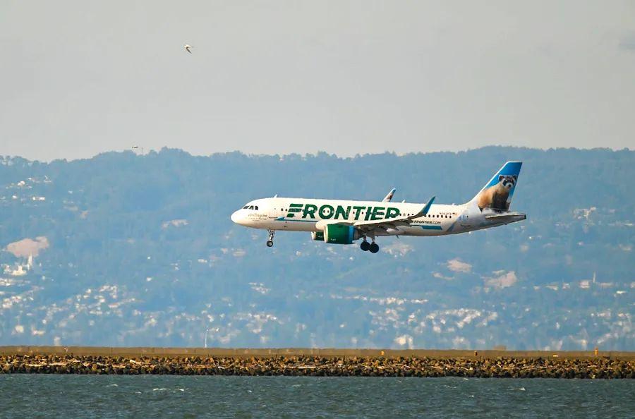 Cover Image for Seniors 55 and Up Can Take Advantage of This Flight Deal