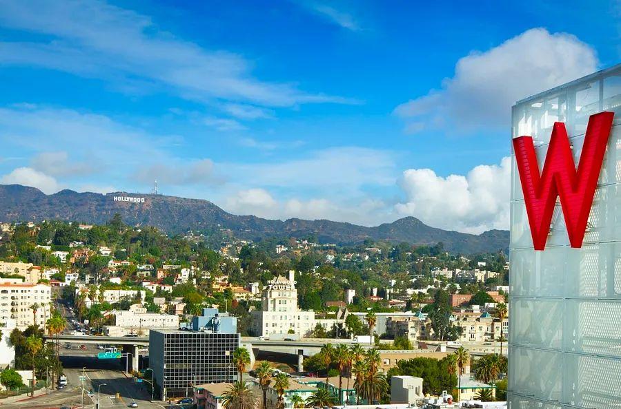 Cover Image for The flagship W Hotels property on the West Coast has received a stylish makeover.