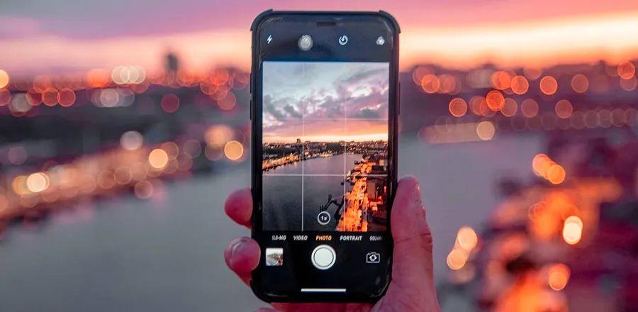 Cover Image for Dinogo’s Comprehensive Guide to Traveling with Your Phone
