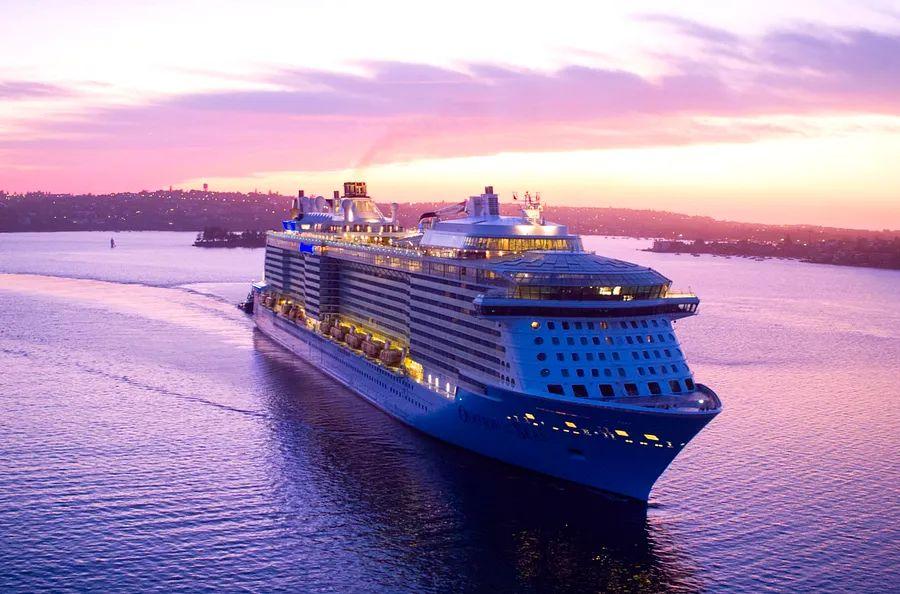 Cover Image for A new massive cruise ship is making its way to Los Angeles as the competition intensifies