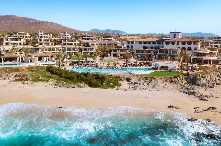 Cover Image for Four Seasons debuts its second resort in Los Cabos