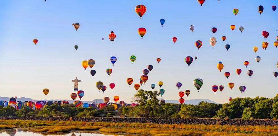 Cover Image for 6 Beautiful Outdoor Adventures to Enjoy This Fall