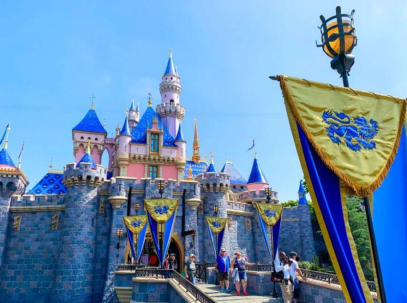 Cover Image for A comparison of two Disneys: What visitors can anticipate at Disney World versus Disneyland
