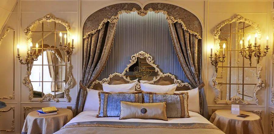 Cover Image for Discover the New Luxury Hotel at Disneyland Paris—Take an Inside Look