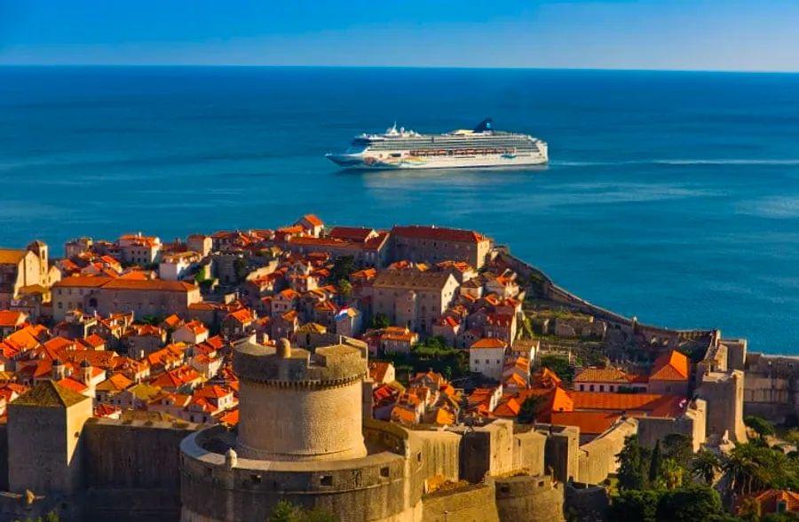 Cover Image for 9 Essential Tips for Preparing for Your International Cruise