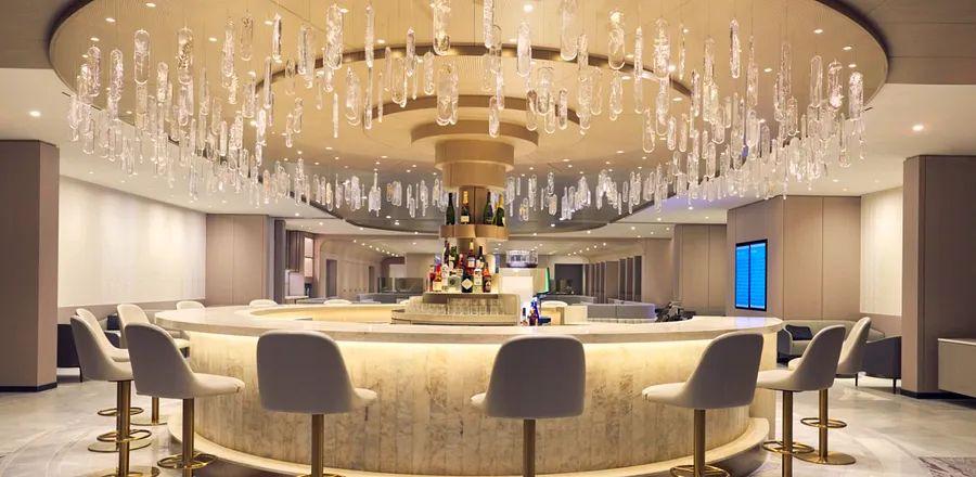 Cover Image for The New Lounges from American Airlines and British Airways at JFK Are Now Open. Here’s What Travelers Can Anticipate.