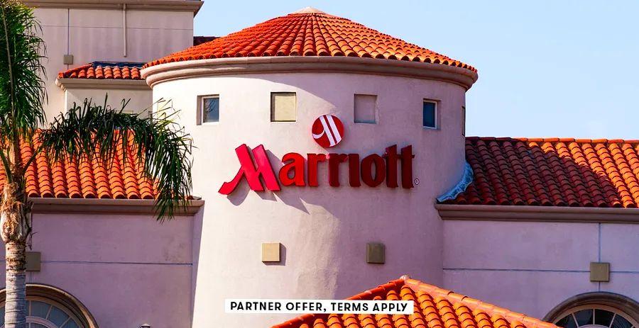 Cover Image for Marriott Bonvoy Boundless vs. Marriott Bonvoy Business cards: Which mid-range Bonvoy card stands out?