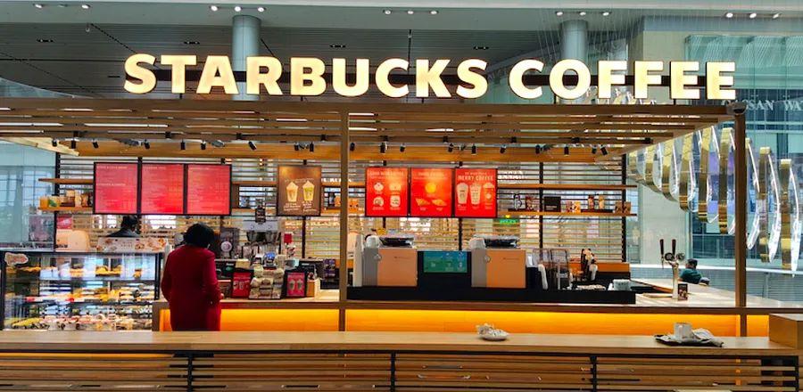 Cover Image for Earn Delta Miles with Your Starbucks Orders—Here’s How