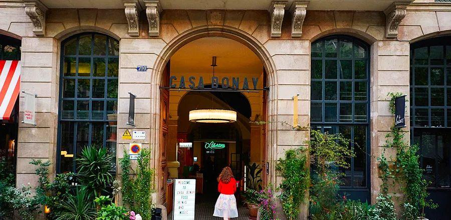 Cover Image for Top 10 Hotels in Barcelona for an Authentic Local Experience