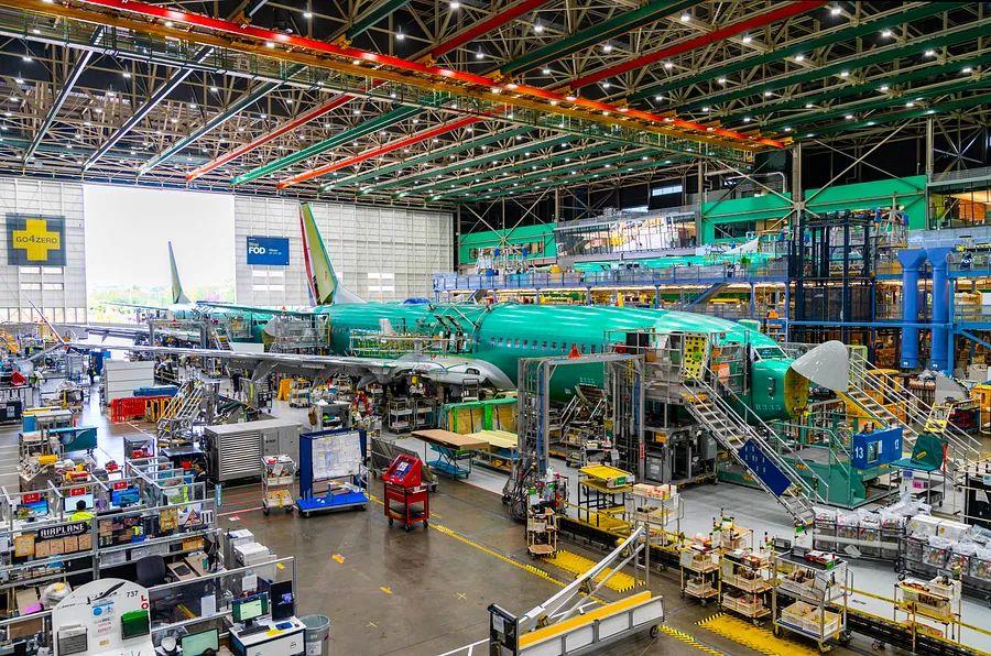 Cover Image for Boeing appoints new CEO during ongoing crisis