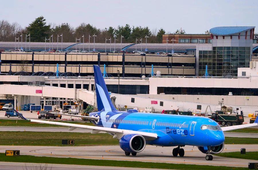 Cover Image for Breeze introduces three new routes from the Northeast to Florida, including a new nonstop flight from Long Island