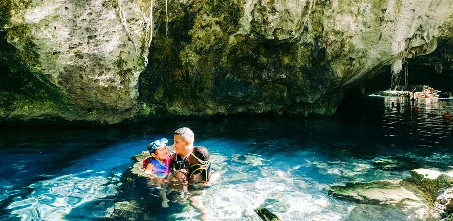 Cover Image for 11 Family Travel Tips Every Parent Needs to Know