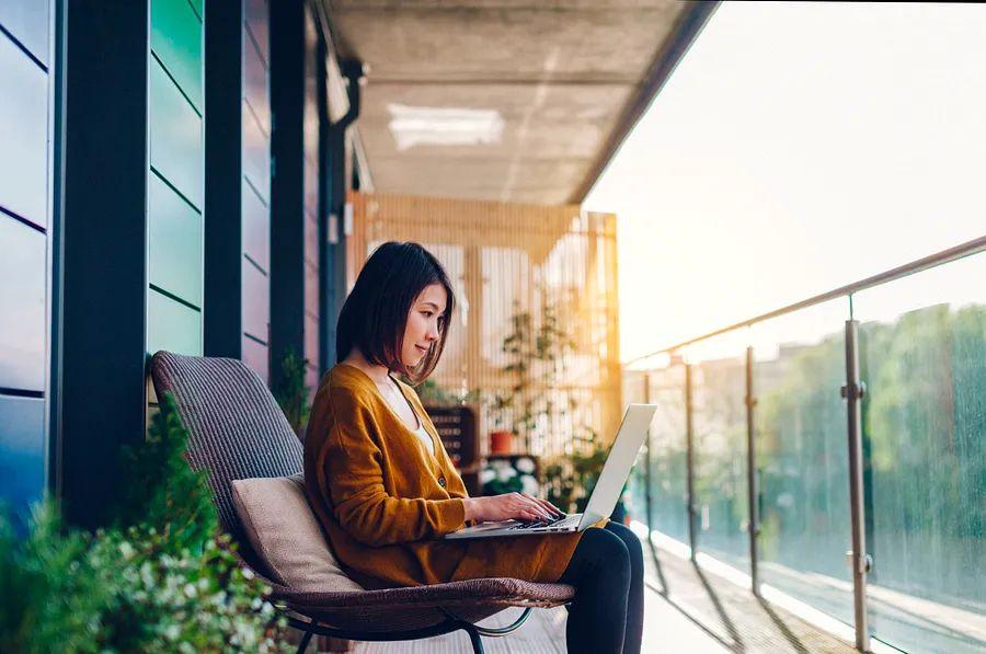 Cover Image for 9 factors to weigh when deciding between booking through a portal or directly