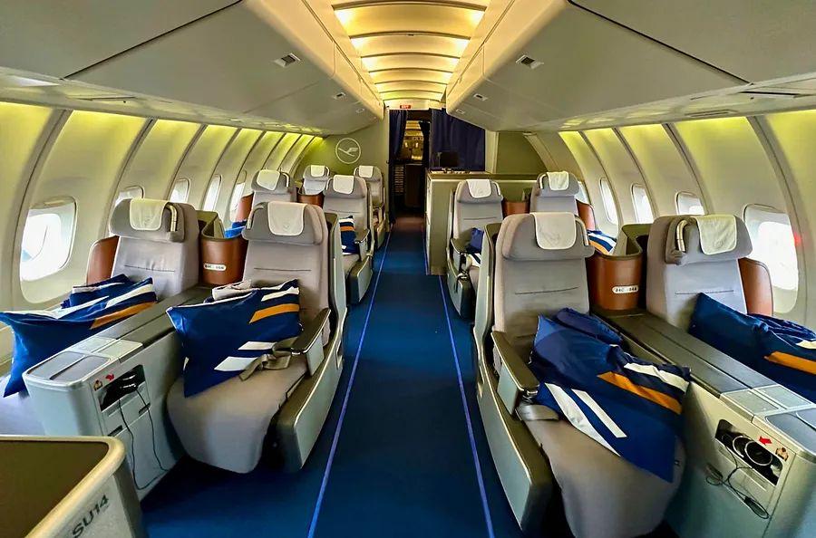 Cover Image for Key tips: Verify your aircraft type and seating chart prior to using points and miles for redemption