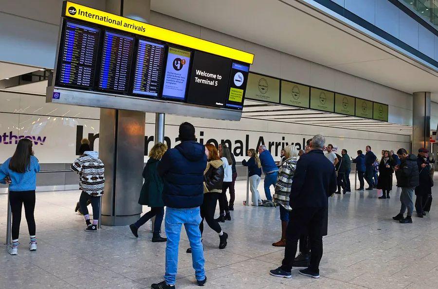 Cover Image for Beginning in January, Americans will be required to pay to enter the U.K.