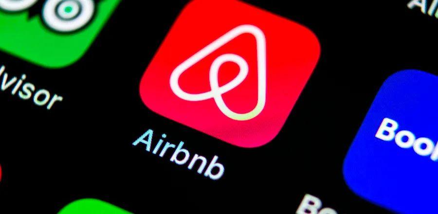 Cover Image for Does Booking Airbnbs in Ukraine Truly Benefit the Local Community?