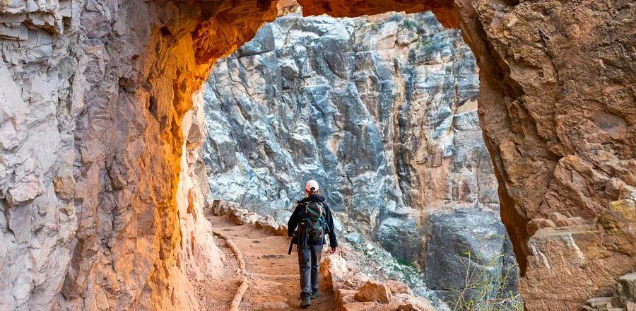 Cover Image for 4 Insights I Wish I Had Before Solo Traveling to a National Park