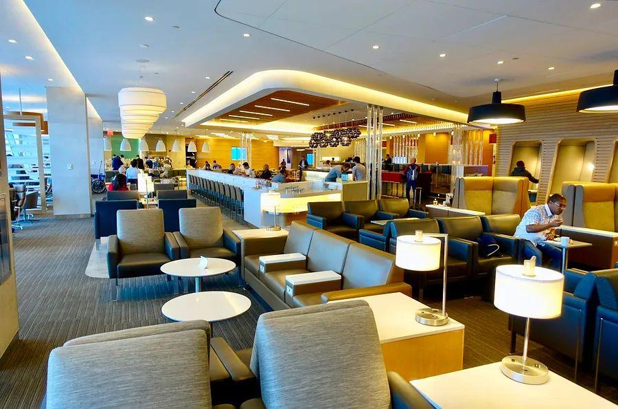 Cover Image for Enhance your airport experience this holiday season with a 50% discount on Five Star Service