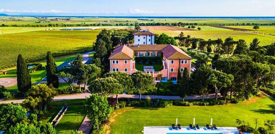 Cover Image for Discover the 15 Finest Hotels and Resorts in Tuscany