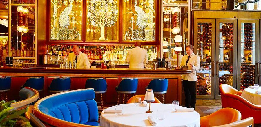 Cover Image for Discover the Latest in New York City: Trendy Hotels, Exciting Restaurants, and Broadway Must-Sees
