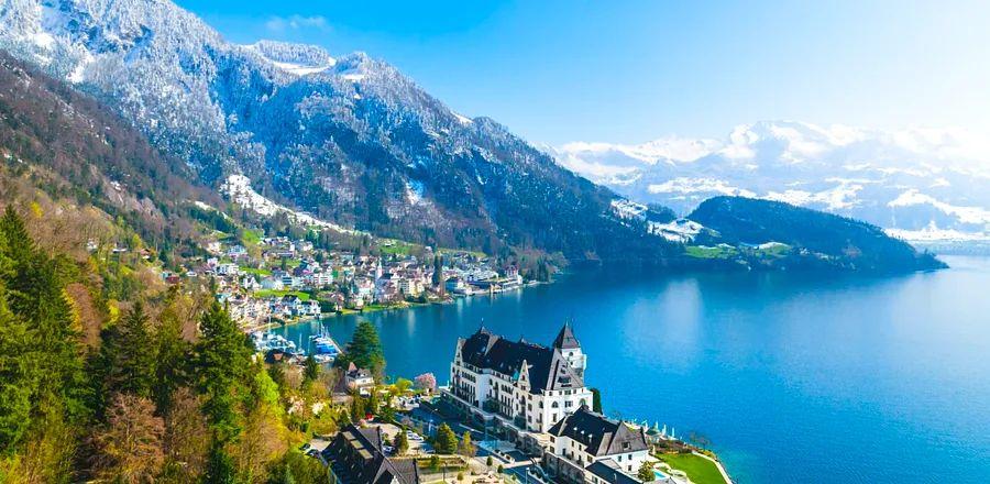Cover Image for 11 Hotels in Switzerland Offering Unforgettable Scenic Escapes
