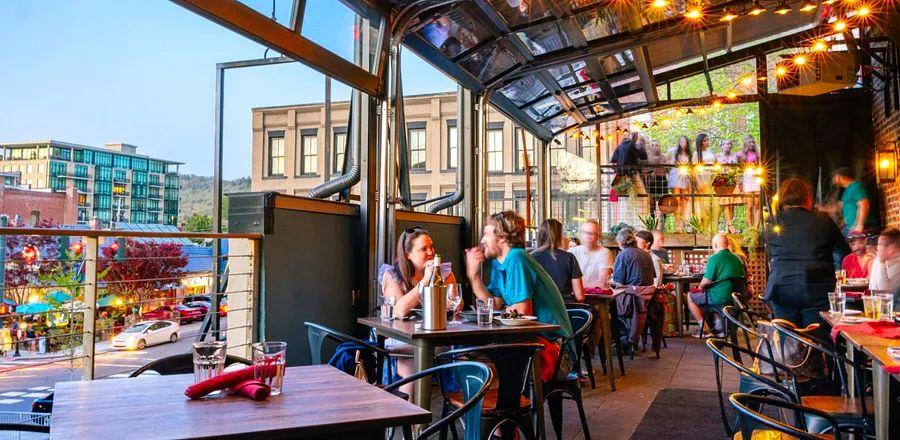Cover Image for 7 Rooftop Bars in Asheville Offering Spectacular Drinks and Views
