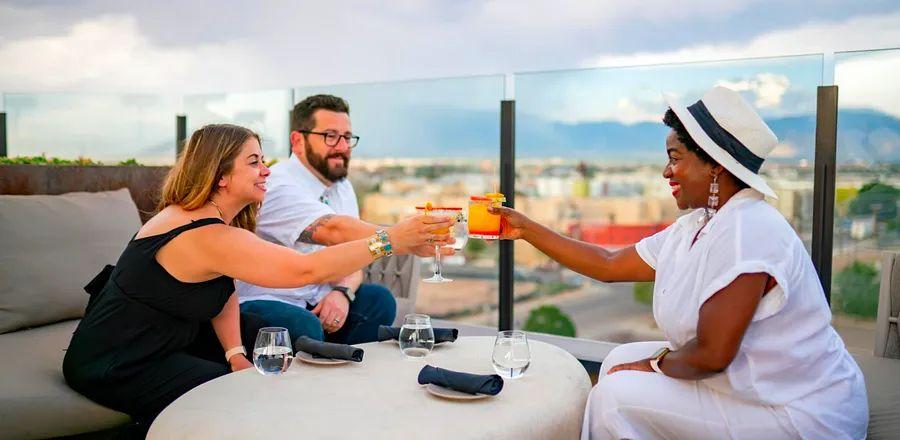 Cover Image for Albuquerque: A Culinary Paradise. Discover the Top Spots to Dine and Drink Here.