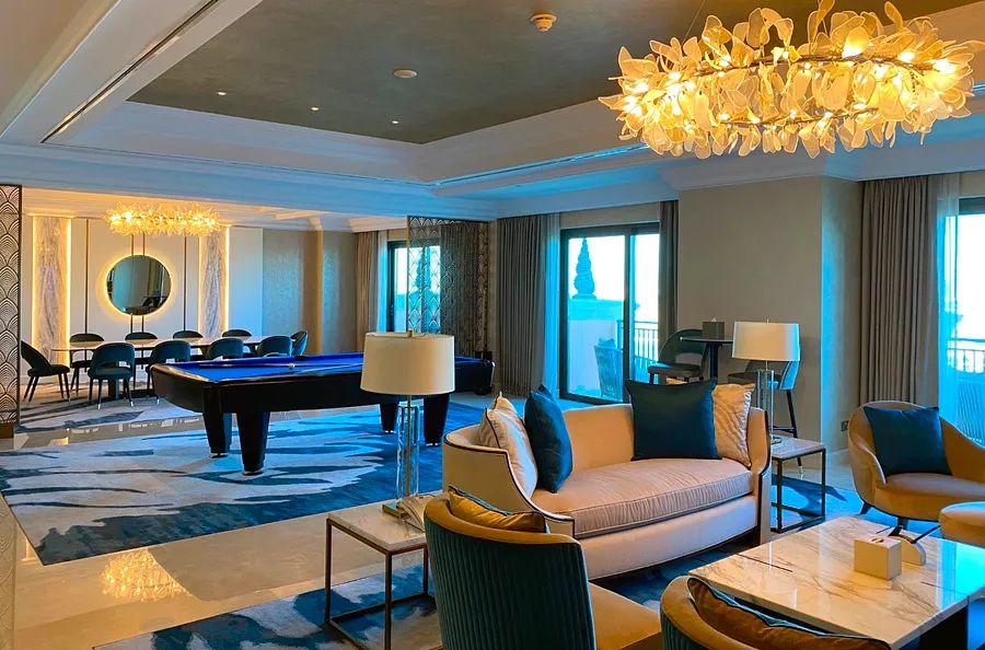 Cover Image for 8 strategies for securing a complimentary hotel room upgrade