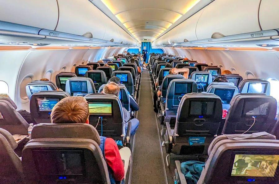 Cover Image for 9 Tips to Avoid Being an Annoying Airline Passenger
