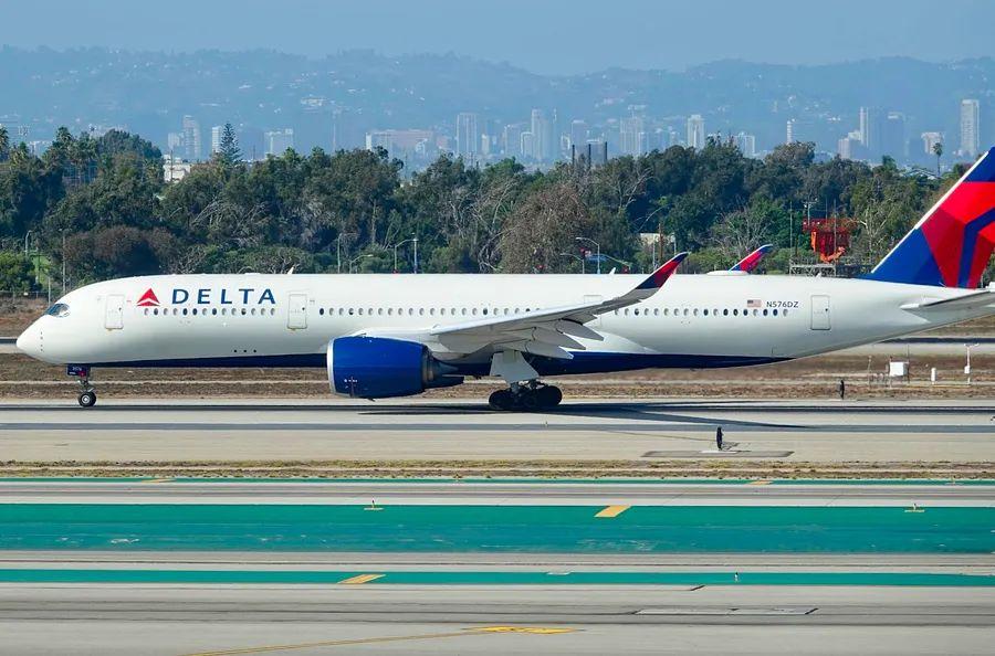 Cover Image for Earn MQDs on hotel bookings and car rentals by reserving through Delta before the end of September