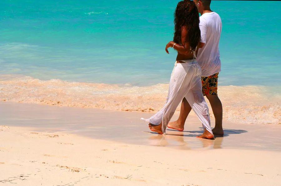 Cover Image for 11 Ideal Honeymoon Spots for Every Budget