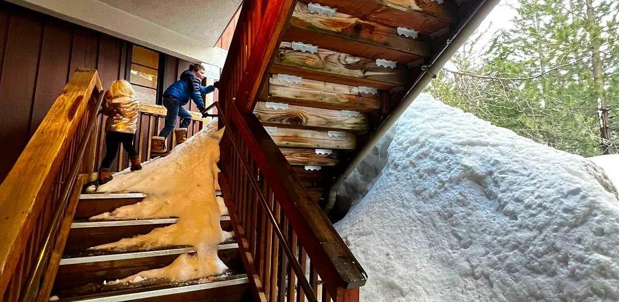 Cover Image for California's Ski Season Set to Last into Summer After Unprecedented Snowfall—Is This Beneficial?