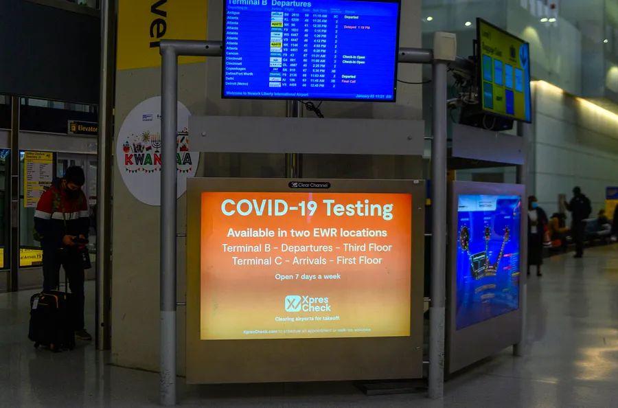 Cover Image for Five key points to consider when traveling after recovering from COVID-19