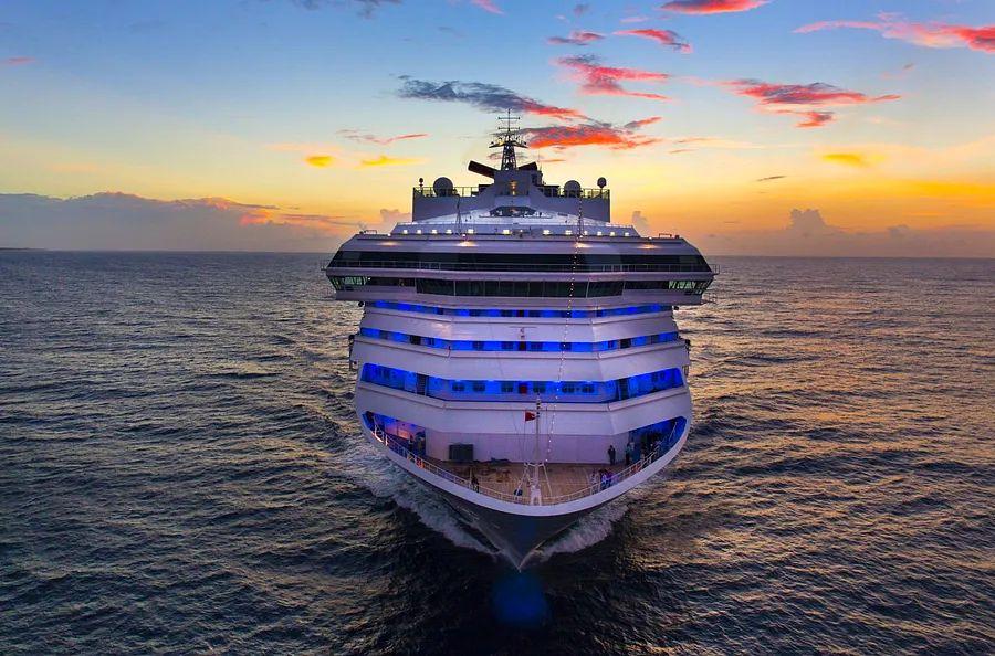 Cover Image for An explanation of the 8 types of ships in Carnival Cruise Line