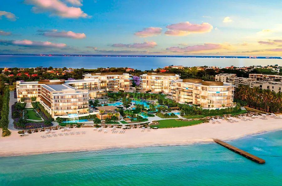 Cover Image for The St. Regis Longboat Key Resort is officially open now