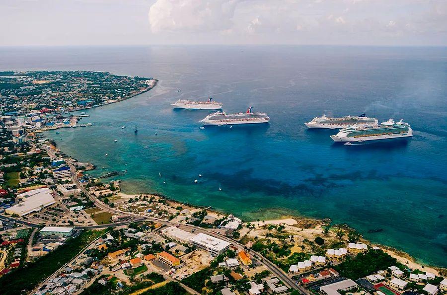 Cover Image for Grand Cayman Cruise Port: Making the Most of Your Time on Land