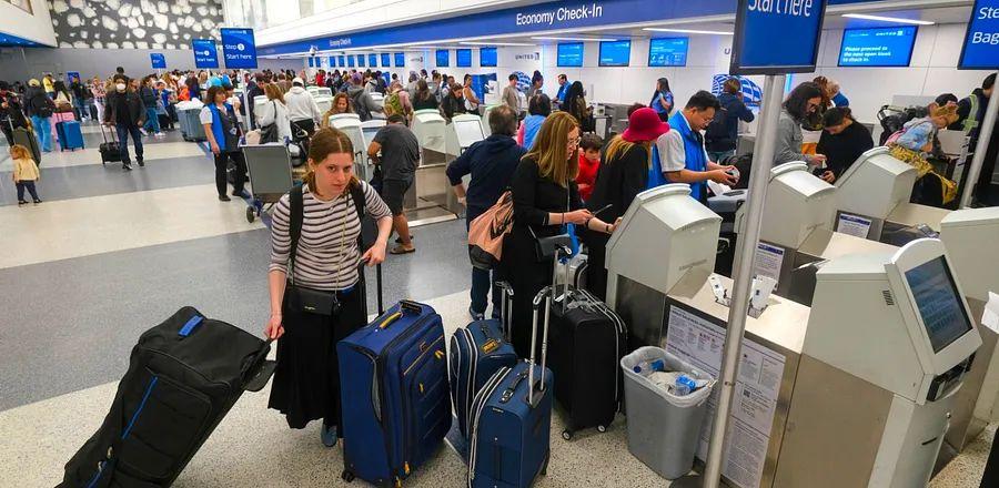 Cover Image for Tips for Navigating the Busiest Holiday Travel Season Ever