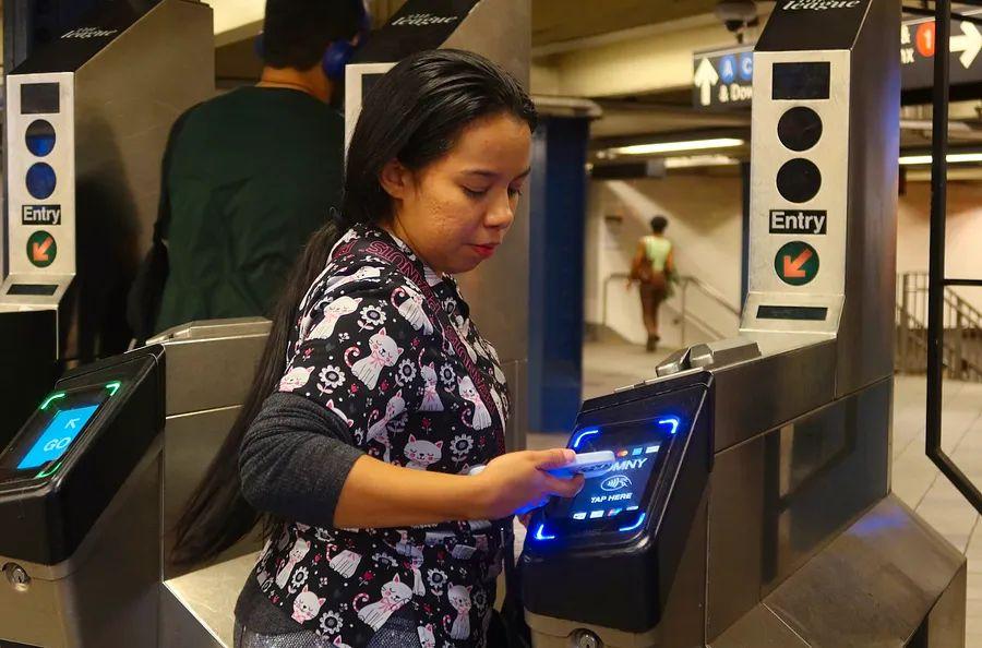 Cover Image for Tap-and-go payment for subway, train, and bus riders is set to arrive in the NYC area by 2025