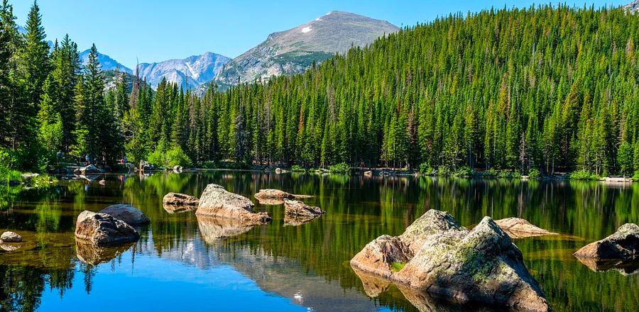 Cover Image for Top 7 National Parks and Monuments to Explore in Colorado