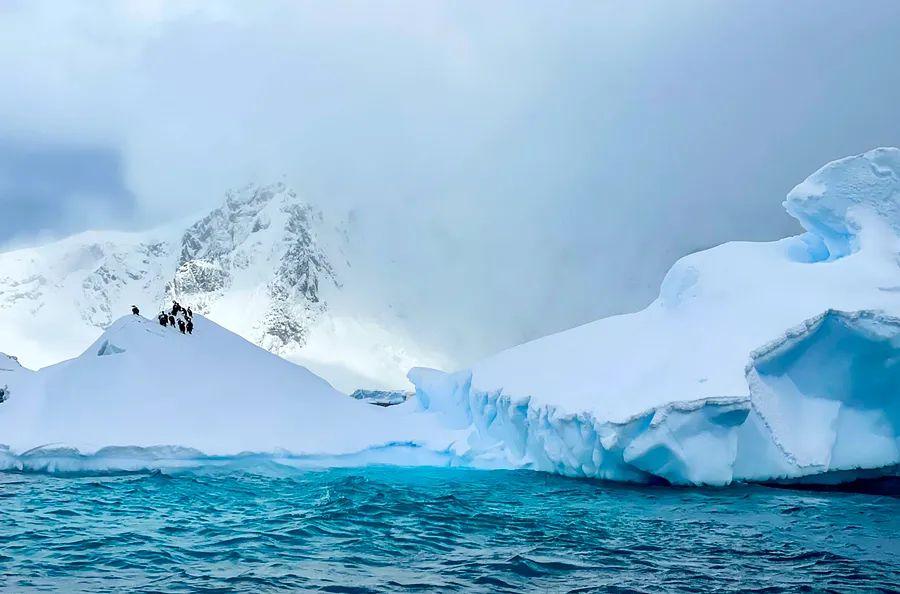 Cover Image for Awaiting at the Edge of the World: Traveling during the pandemic remains a challenge