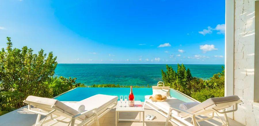 Cover Image for The Top 15 Luxury Resorts and Hotels in the Caribbean