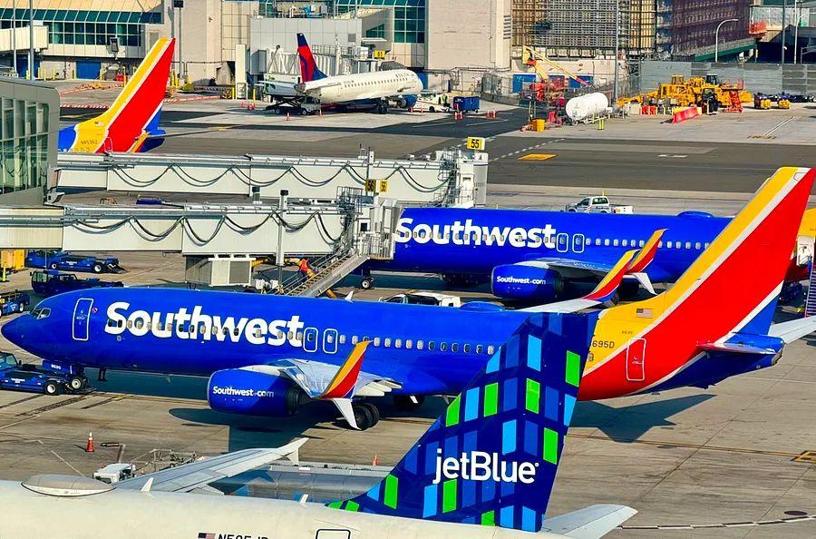Cover Image for Southwest Airlines has eliminated 15 routes from Atlanta and added 6 new destinations in Nashville.