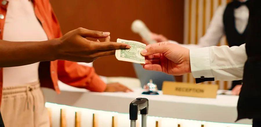 Cover Image for How to Properly Tip Hotel Staff in the USA