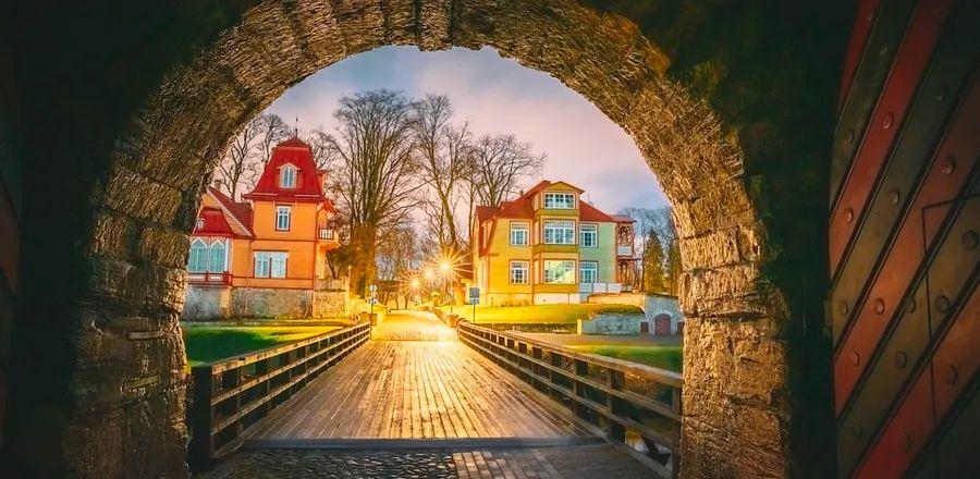 Cover Image for Cruise Lines Bypass Russia for Stunning Alternative Ports