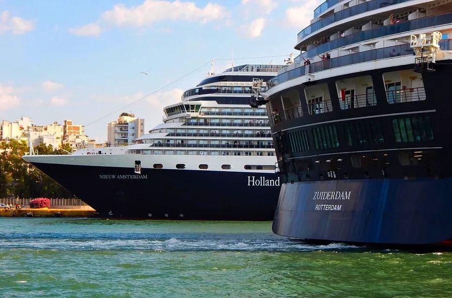 Cover Image for A complete list of Holland America cruise ships arranged from the newest to the oldest