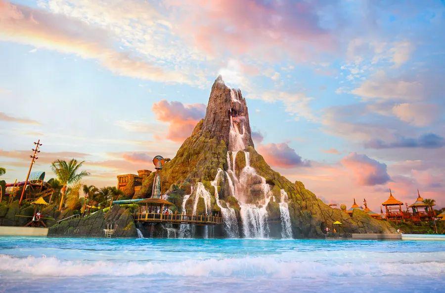 Cover Image for Your ultimate guide to experiencing Universal’s Volcano Bay water park awaits!