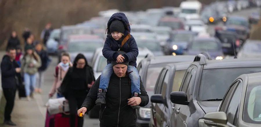 Cover Image for Is It Safe to Travel to Europe Amid Russia's Invasion of Ukraine?